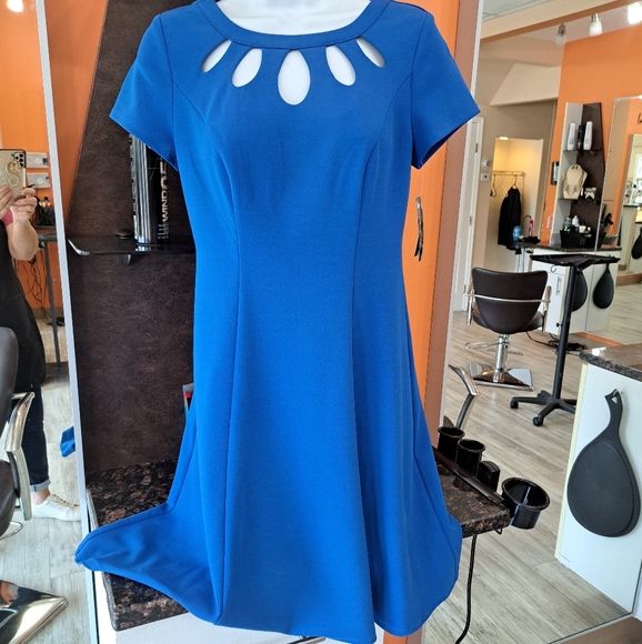 Blue Dress - Picture 1 of 3